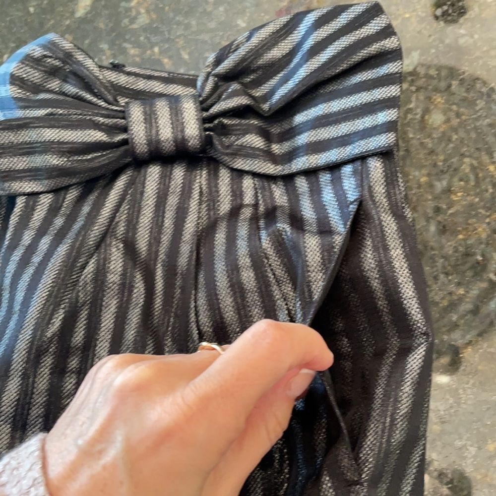 Armani Sz 4 *BOW* BLK&Silver Lined Mini Skirt - Picture 5 of 11